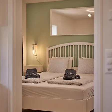 Center With Mountain View Lägenhet