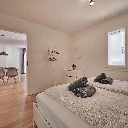 Center With Mountain View Daire